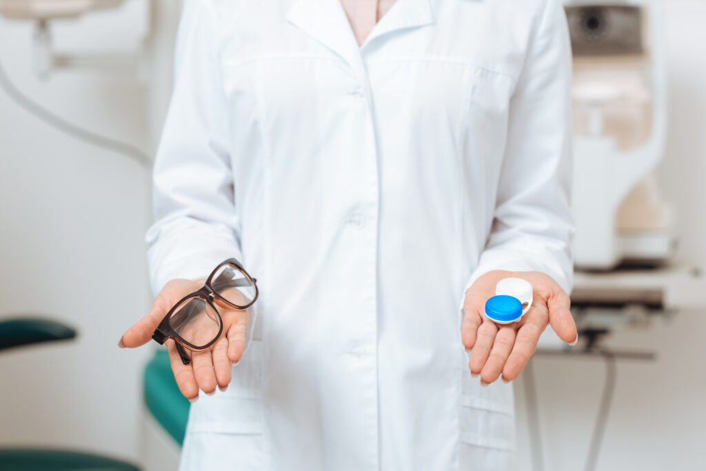 eye specialist in chembur camp - oswal eye care