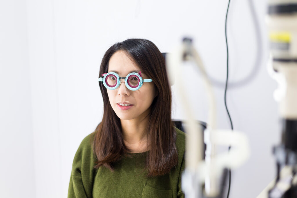 best ophthalmologist in mumbai - oswal Eye Year